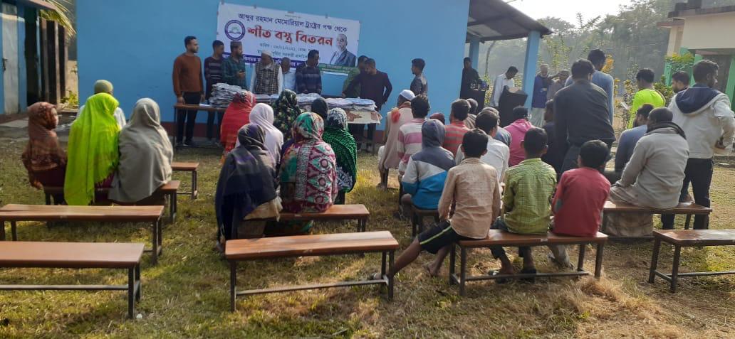 Community gathering at a distribution day